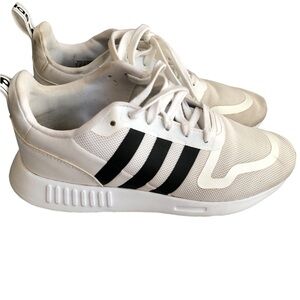 Adidas White and Black Smooth Runner Elastic Sneaker Men’s 7 Women’s‎ 9 Unisex